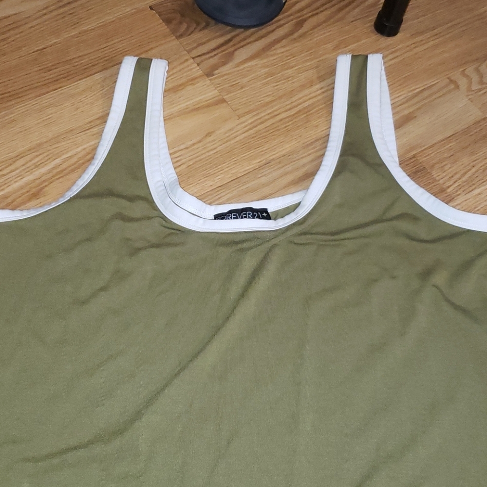 Dress - Picture 1 of 3